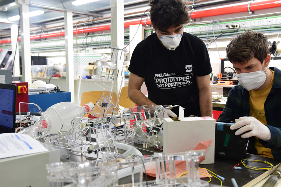 DAF offre 1.000 moteurs d'essuie-glace pour des équipements respiratoires