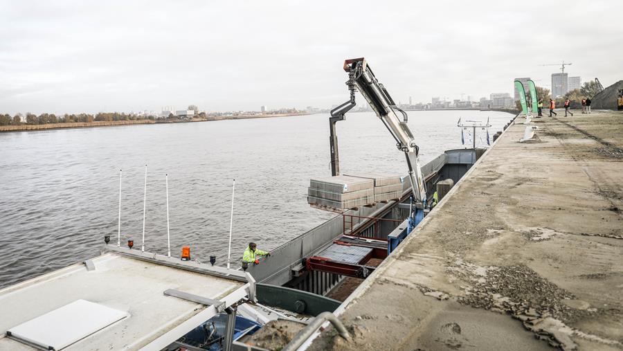 Bouwmaterialen rechtstreeks geleverd via de Schelde