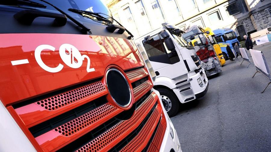 Le Parlement européen maintient les normes d'émission de CO₂ pour les véhicules lourds