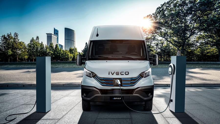 Des camionnettes électriques pour les services verts