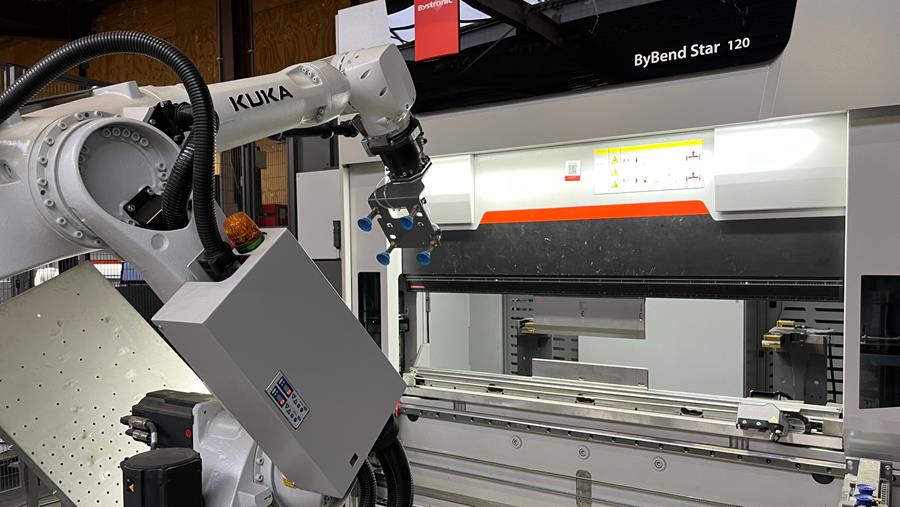 Metaco choisit l'ergonomie avec trois nouvelles presses plieuses