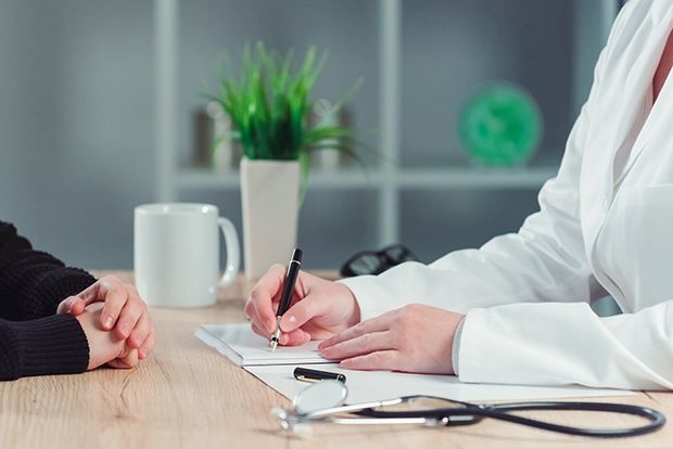 Le médecin conclut librement des conventions de collaboration