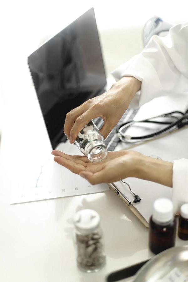 Un médecin peut-il se soigner lui-même?
