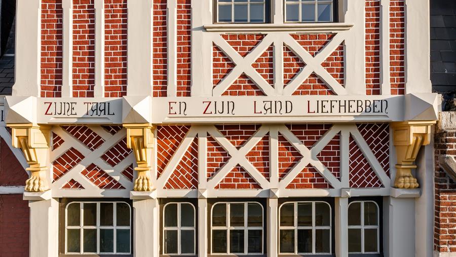 Gentse gevel uit 1895 in ere hersteld