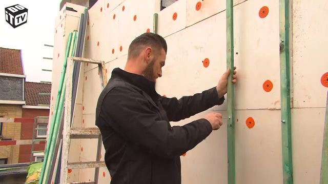PRÉPARATION POUR DES PANNEAUX DE FACADE: LE LATTAGE