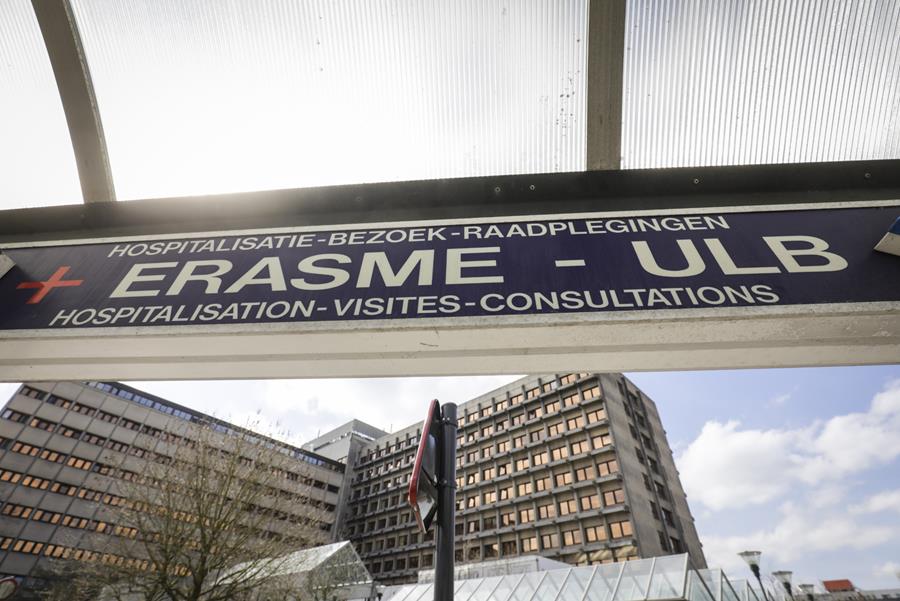 Vlaamse Volksbeweging klaagt Brusselse ziekenhuizen aan