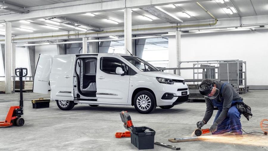 ONTDEK ZELF DE JUISTE BESTELWAGEN VOOR ELKE JOB